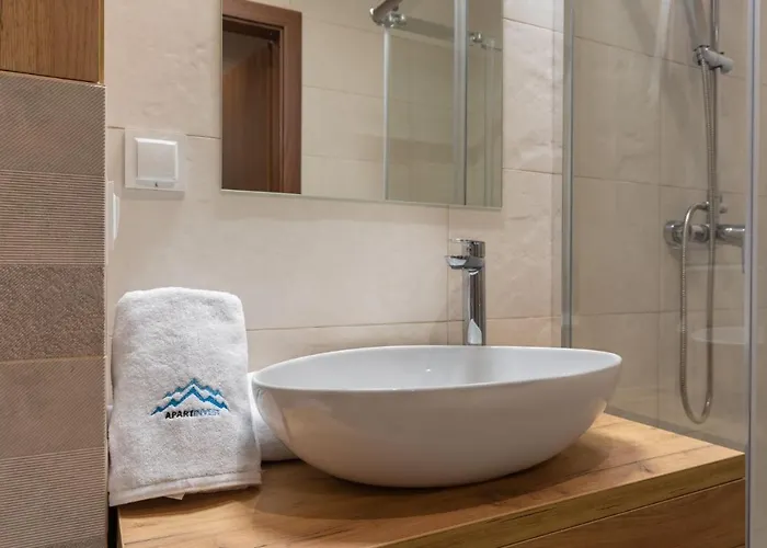 Park B19- Z Dostepem Do Basenu, Sauny, Jacuzzi, Silowni * 斯克拉斯卡波伦巴